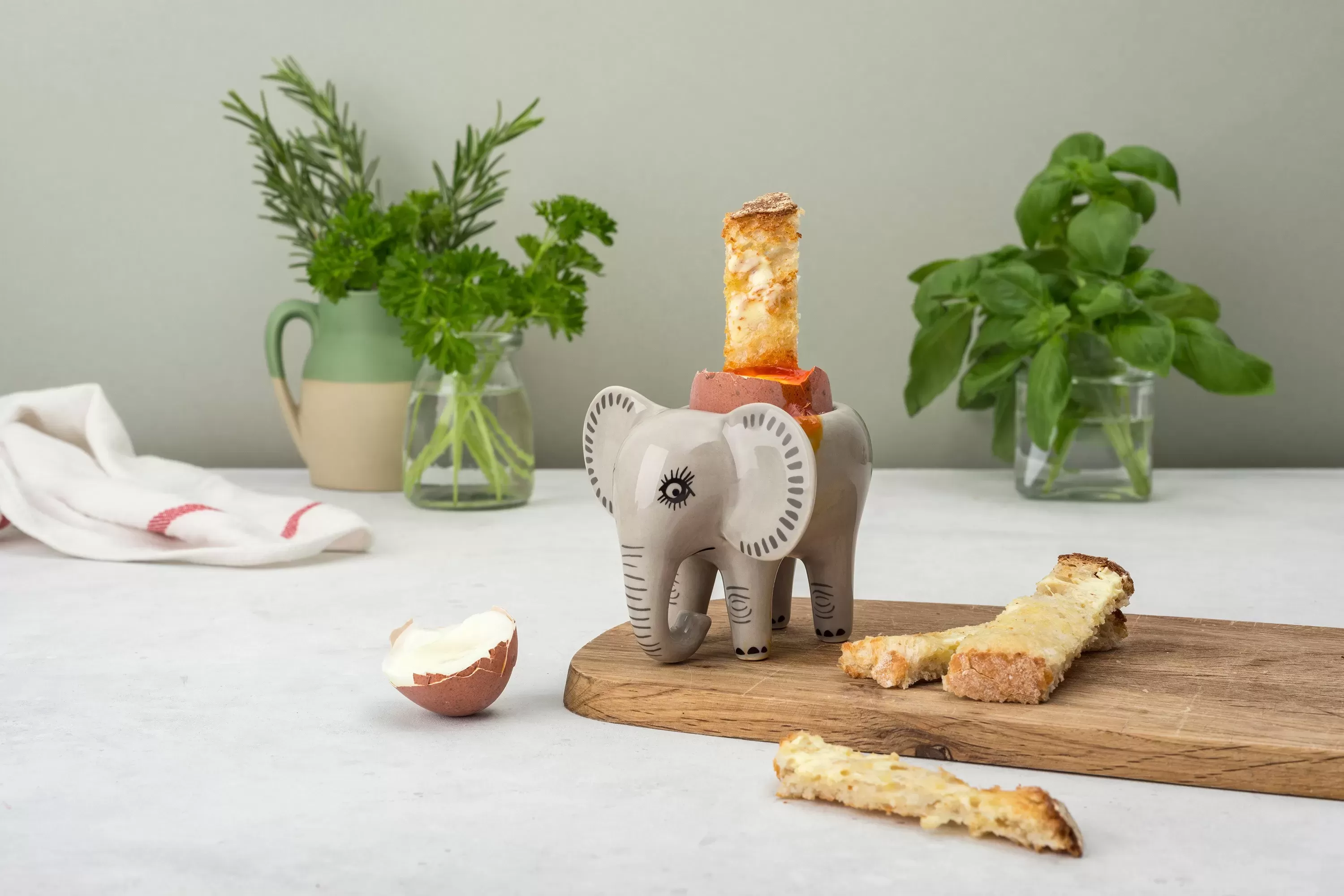 Hannah Turner / Egg cup Elephant(象のエッグカップ)